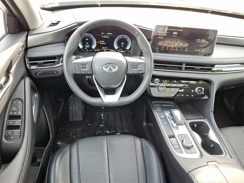 Certified 2025 INFINITI QX60 Luxe image 13