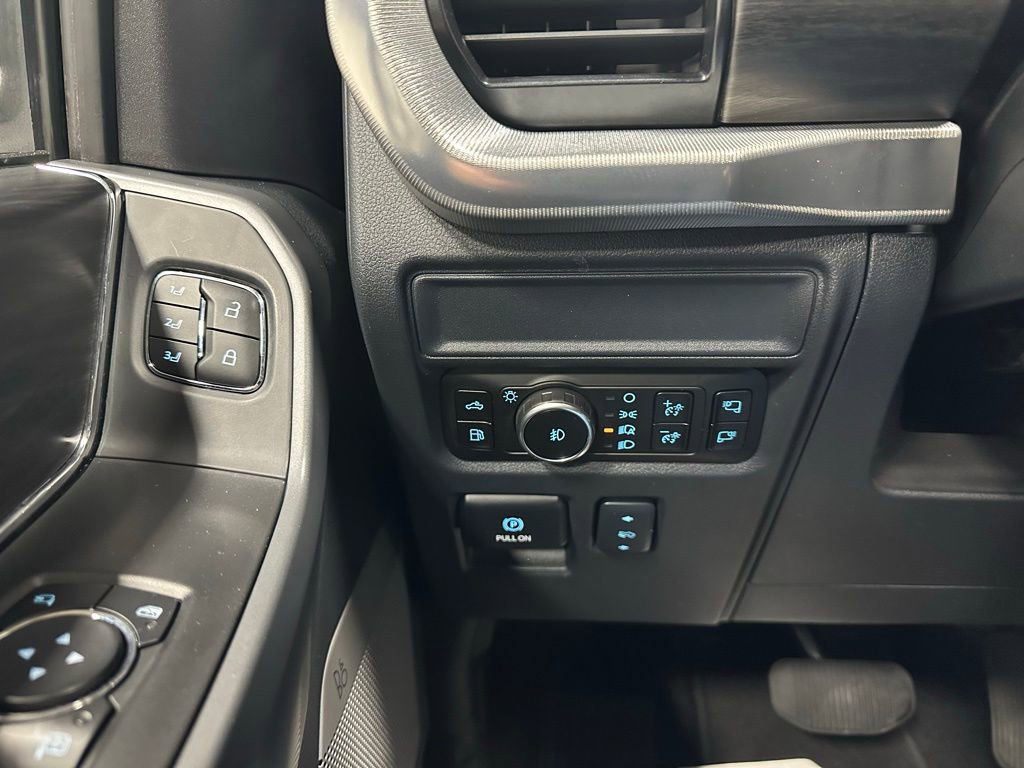 Used 2025 Ford F150 Lariat w/ Equipment Group 501A Mid AWD/4WD image 17