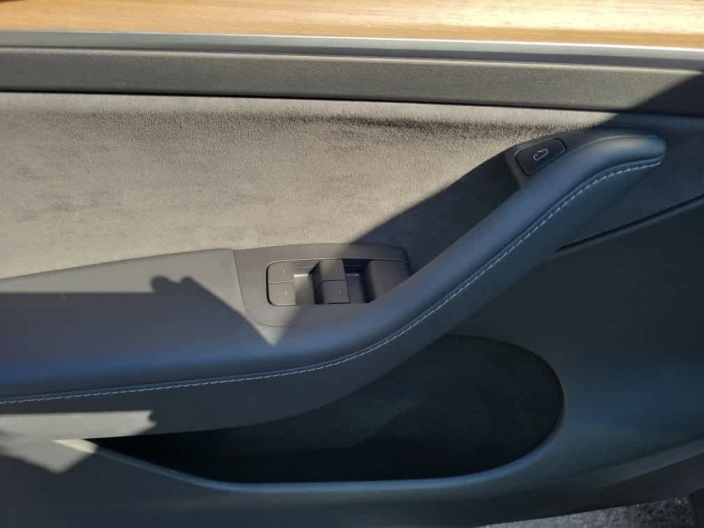Used 2023 Tesla Model Y AWD image 26
