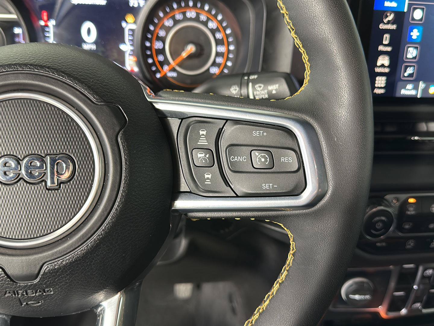 Used 2024 Jeep Wrangler Unlimited Sahara AWD/4WD image 18