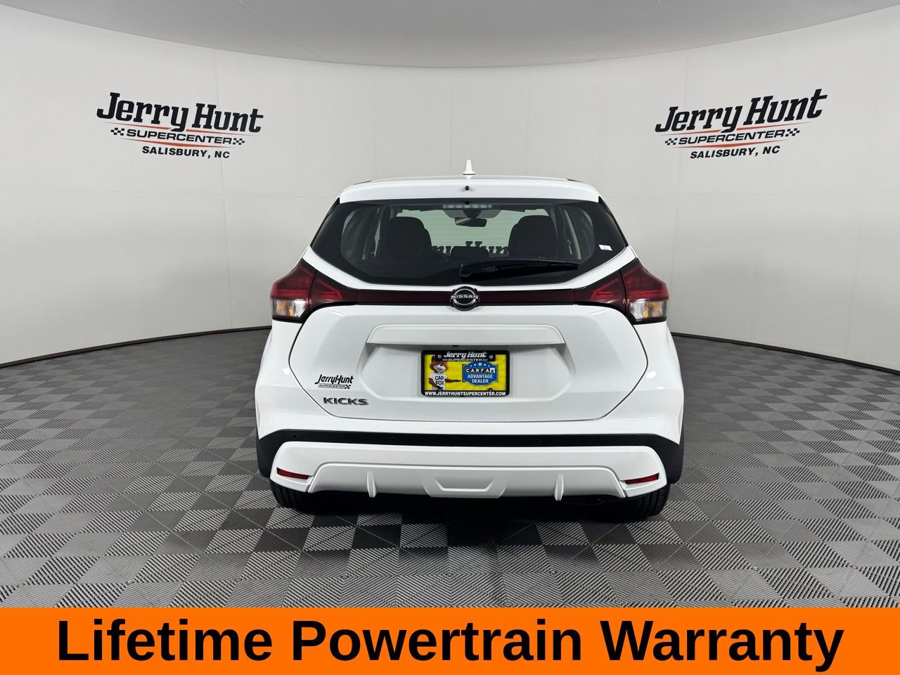 Used 2024 Nissan Kicks S w/ Interior Electronics Package FWD image 8