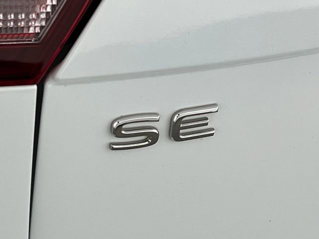 Used 2024 Volkswagen Tiguan SE image 35