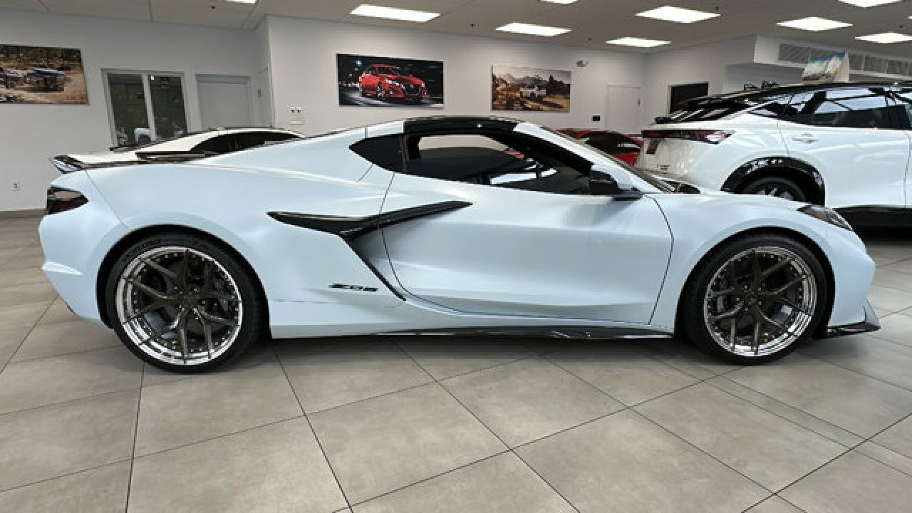 Used 2023 Chevrolet Corvette Z06 image 28