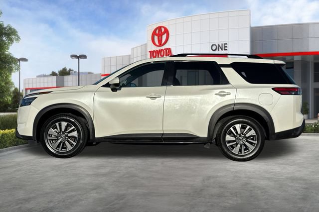 Used 2024 Nissan Pathfinder SV AWD/4WD image 8