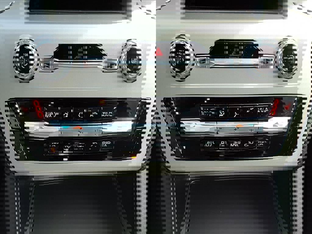 Certified 2023 Ford Explorer XLT w/ Equipment Group 202A image 17