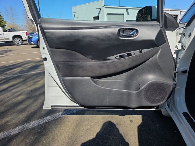 Used 2016 Nissan Leaf SV image 17