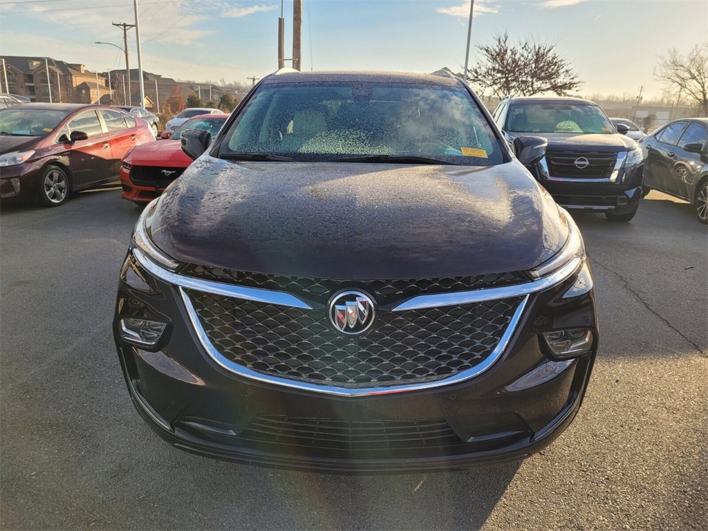 Used 2022 Buick Enclave Avenir w/ Avenir Technology Package image 2