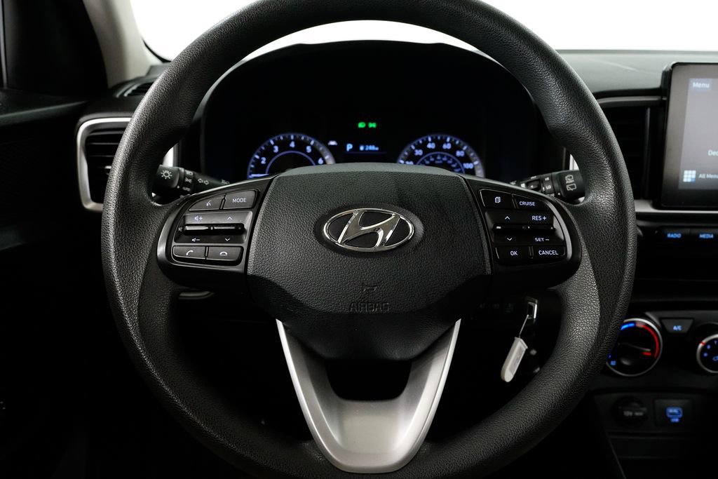 Used 2020 Hyundai Venue SE image 11