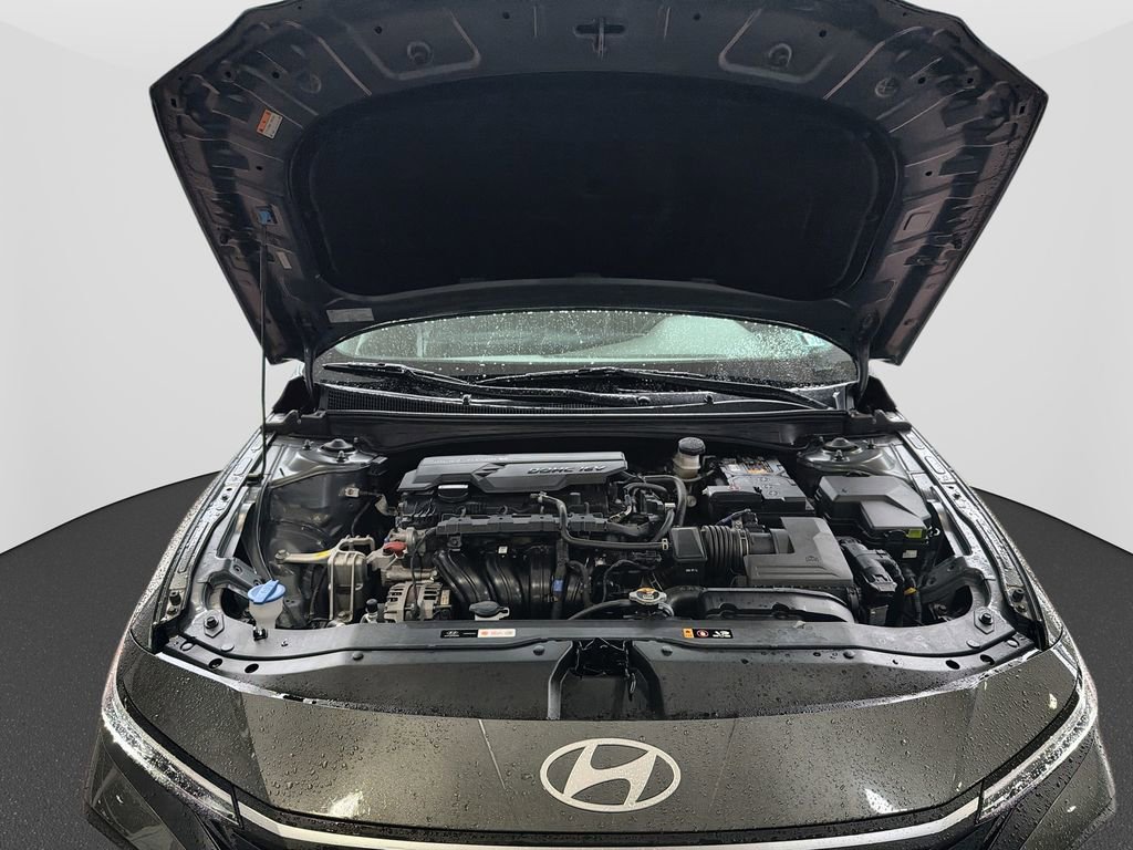 Certified 2024 Hyundai Elantra SE FWD image 38
