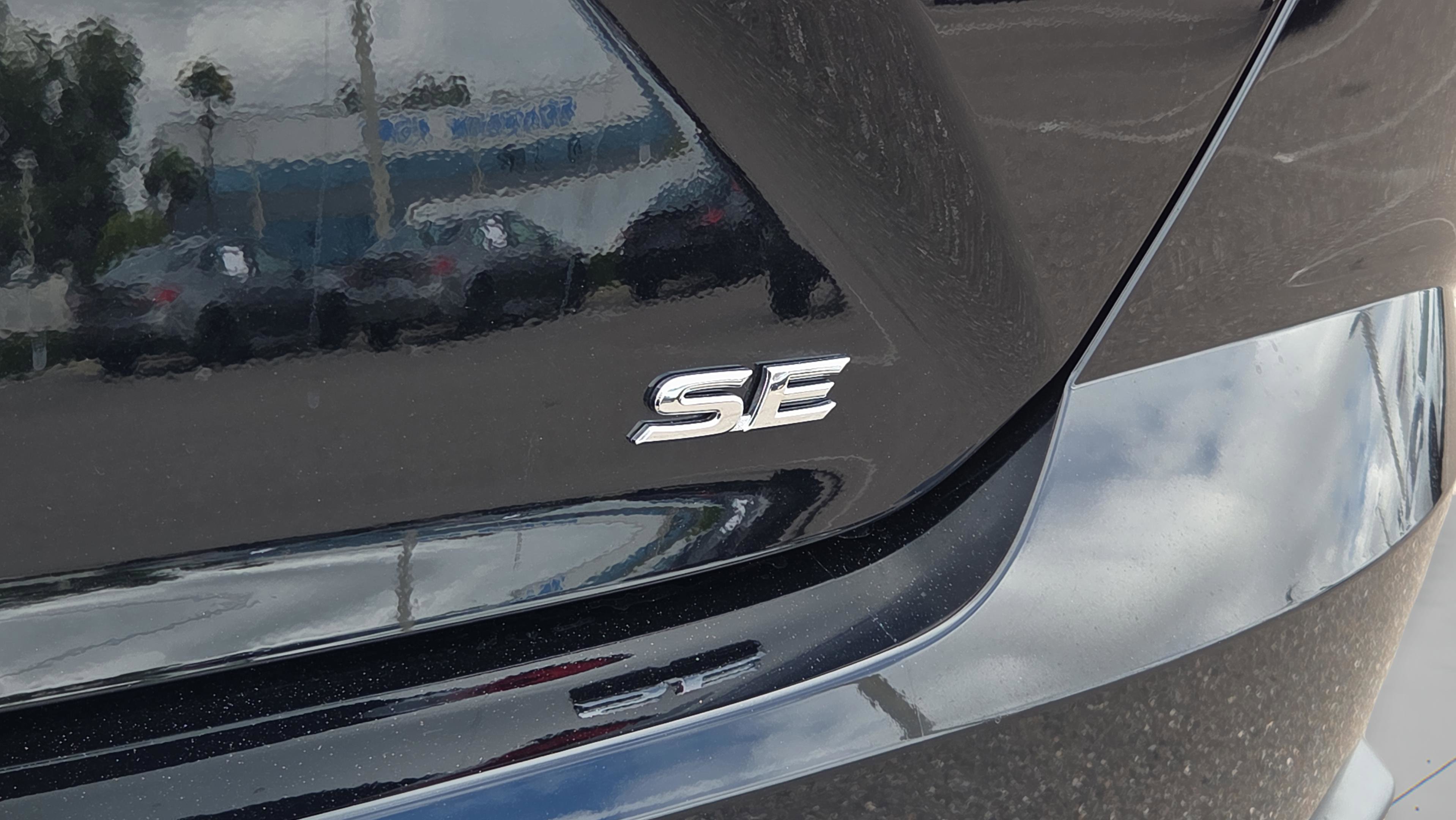 Used 2025 Toyota Camry SE FWD image 28