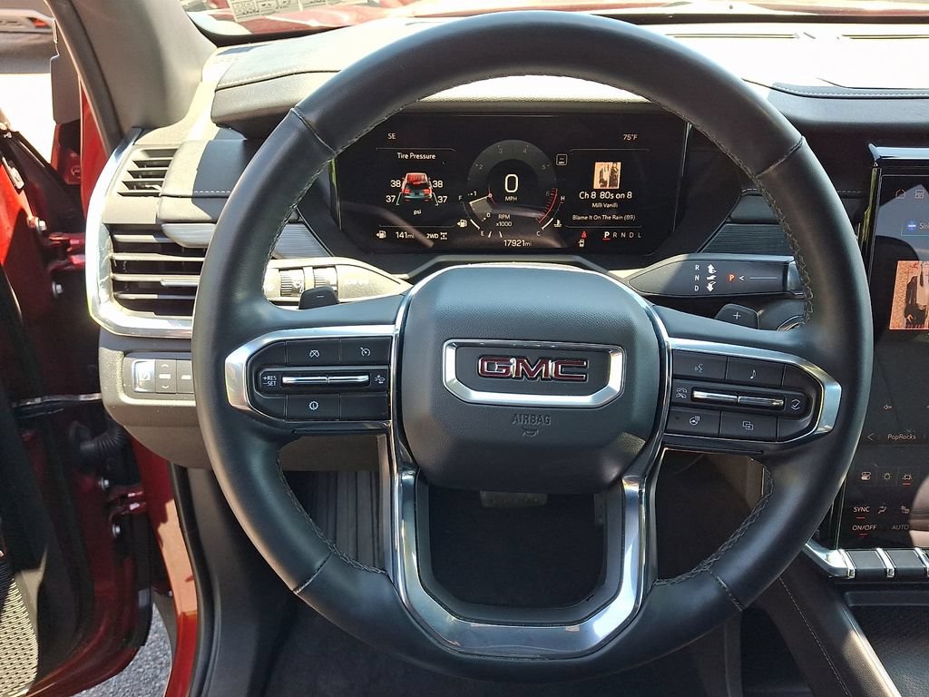 Certified 2025 GMC Acadia Elevation w/ Elevation Premium Package AWD/4WD image 18