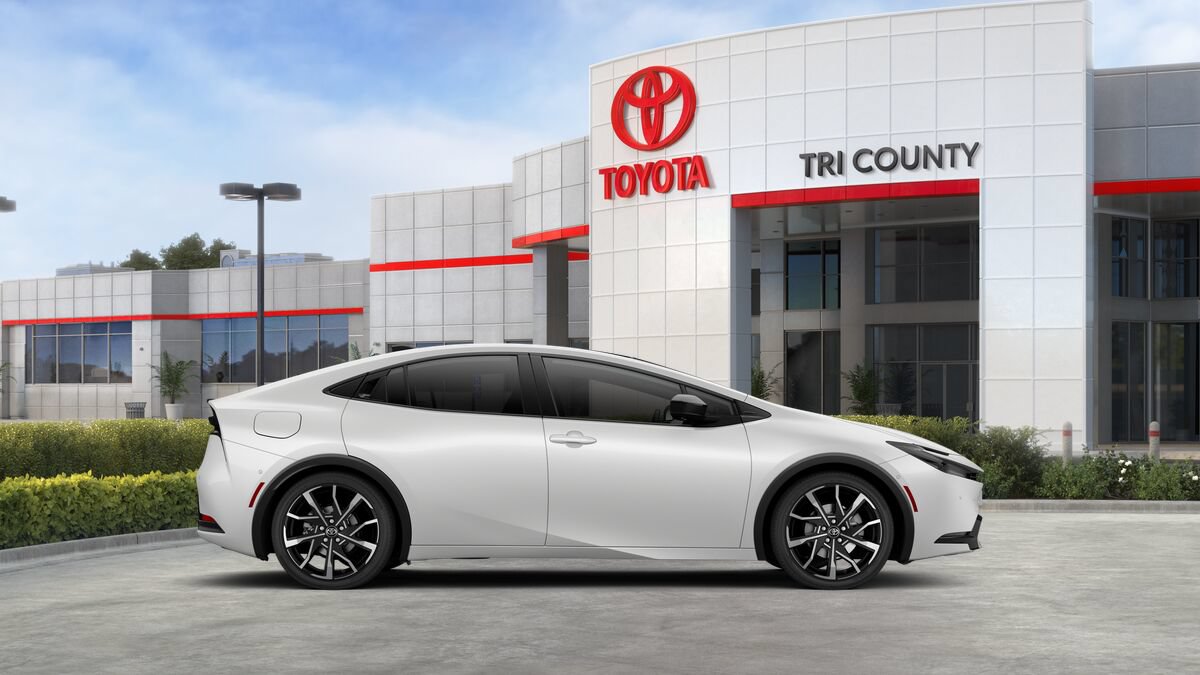 New 2026 Toyota Prius Plug-In Hybrid FWD image 12