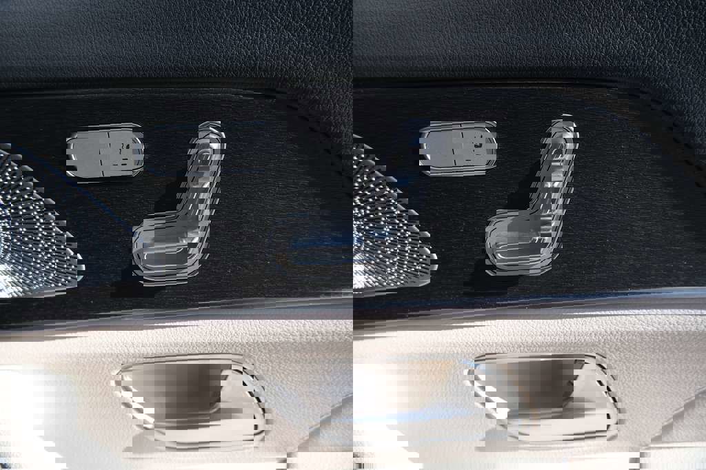 Used 2020 Mercedes-Benz GLS 450 4MATIC image 27