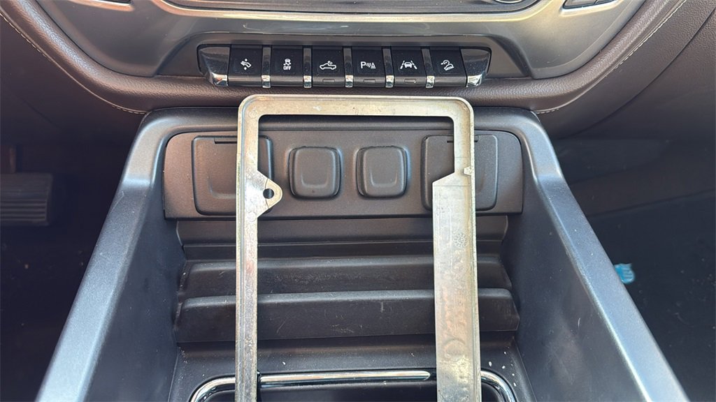 Used 2017 Chevrolet Silverado 1500 LTZ Z71 w/ LTZ Plus Package image 9