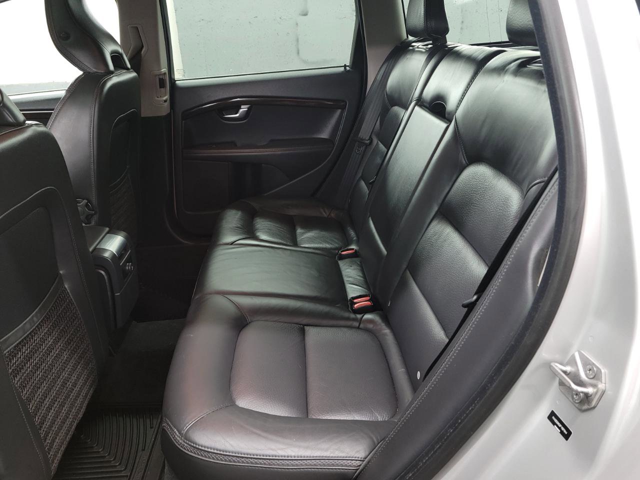 Used 2015 Volvo XC70 T6 Premier Plus image 10