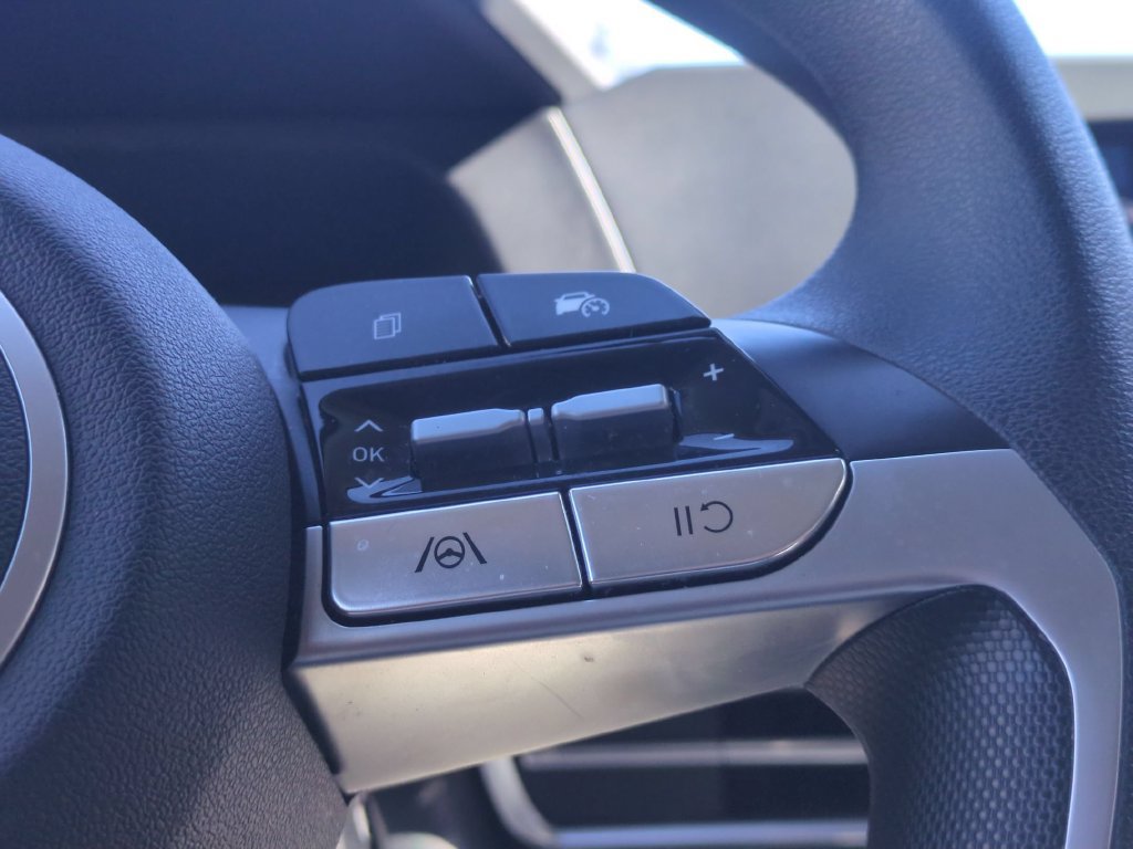 Used 2026 Hyundai Elantra Hybrid FWD image 18