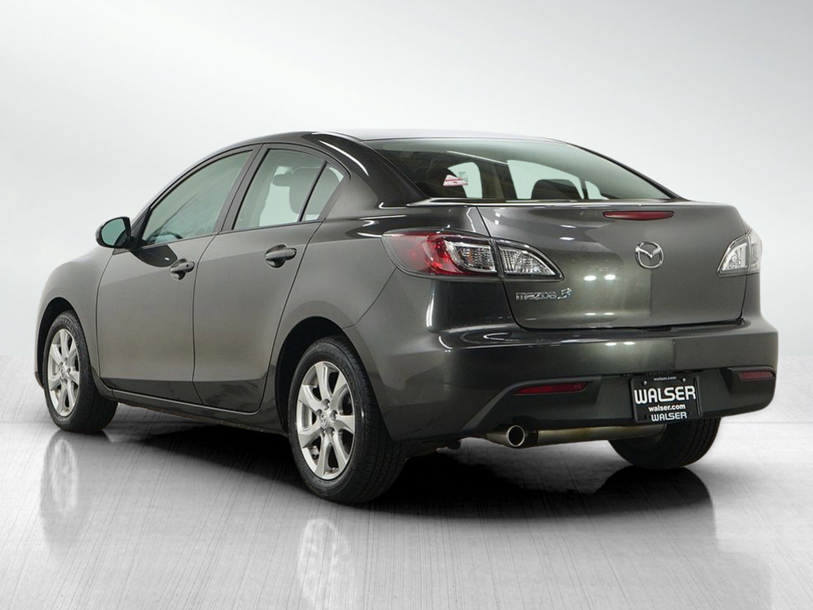 Used 2011 MAZDA MAZDA3 i Touring FWD image 3