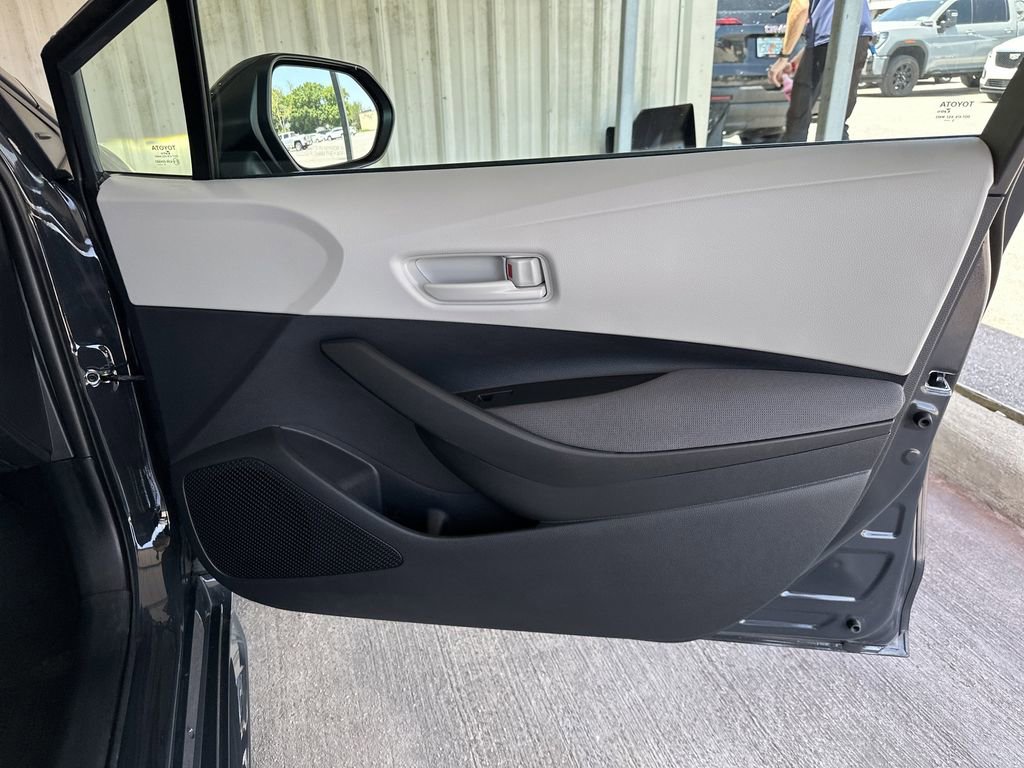 Used 2026 Toyota Corolla LE FWD image 35