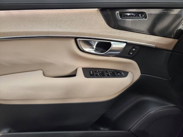 New 2026 Volvo XC90 B6 Ultra w/ Protection Package Premier image 24
