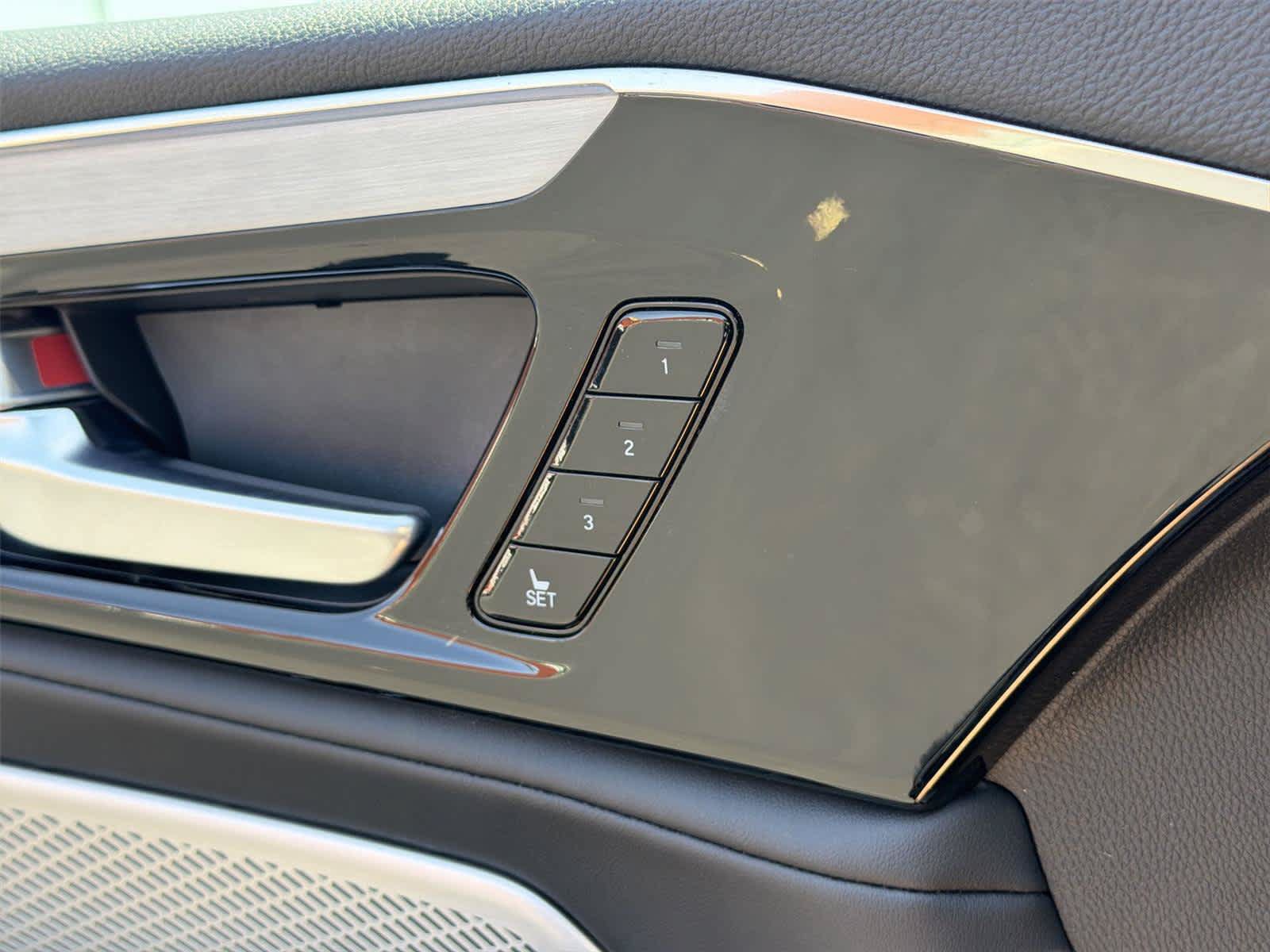 Used 2024 Acura MDX FWD w/ Technology Package image 40