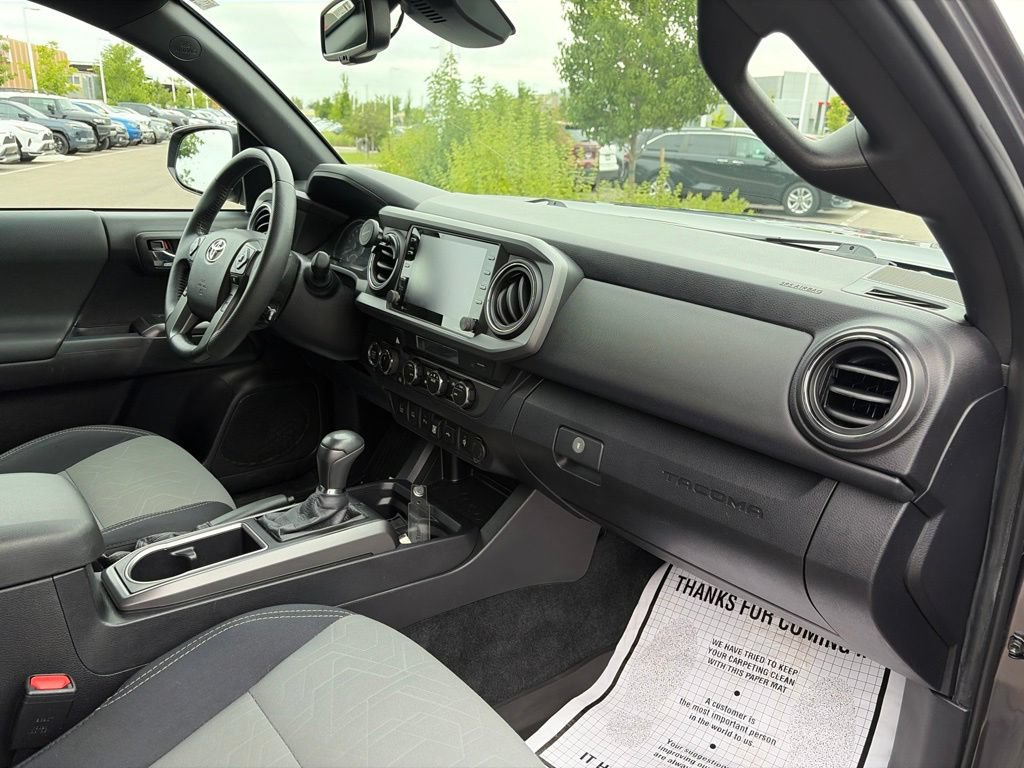 Used 2021 Toyota Tacoma TRD Off-Road w/ Technology Package AWD/4WD image 14