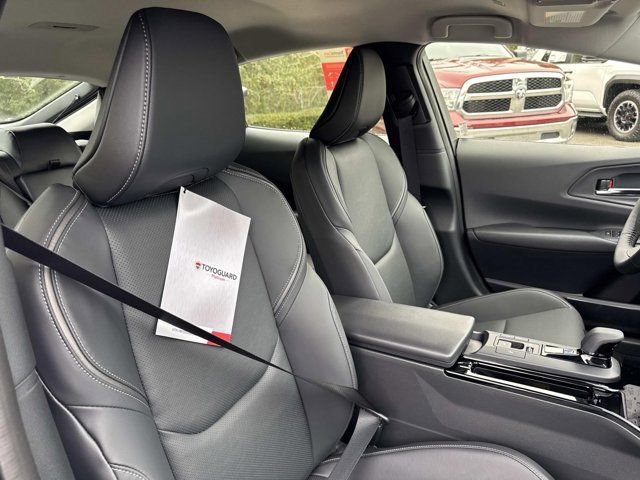 New 2026 Toyota Prius FWD image 17