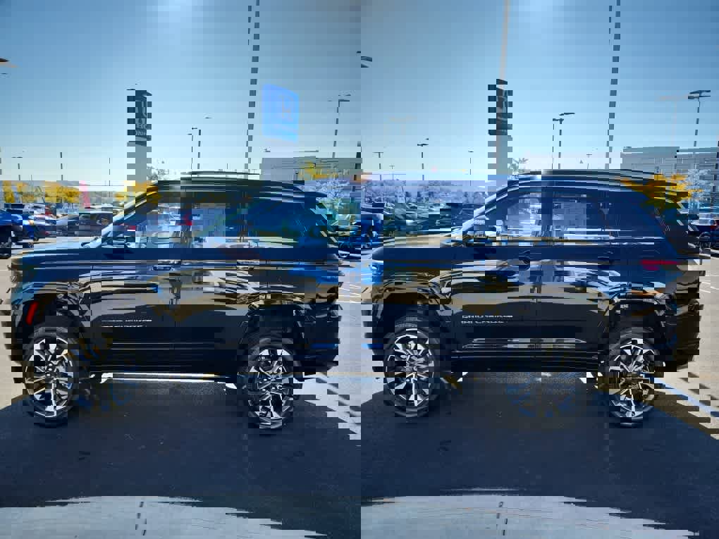 Used 2023 Jeep Grand Cherokee L Overland image 5