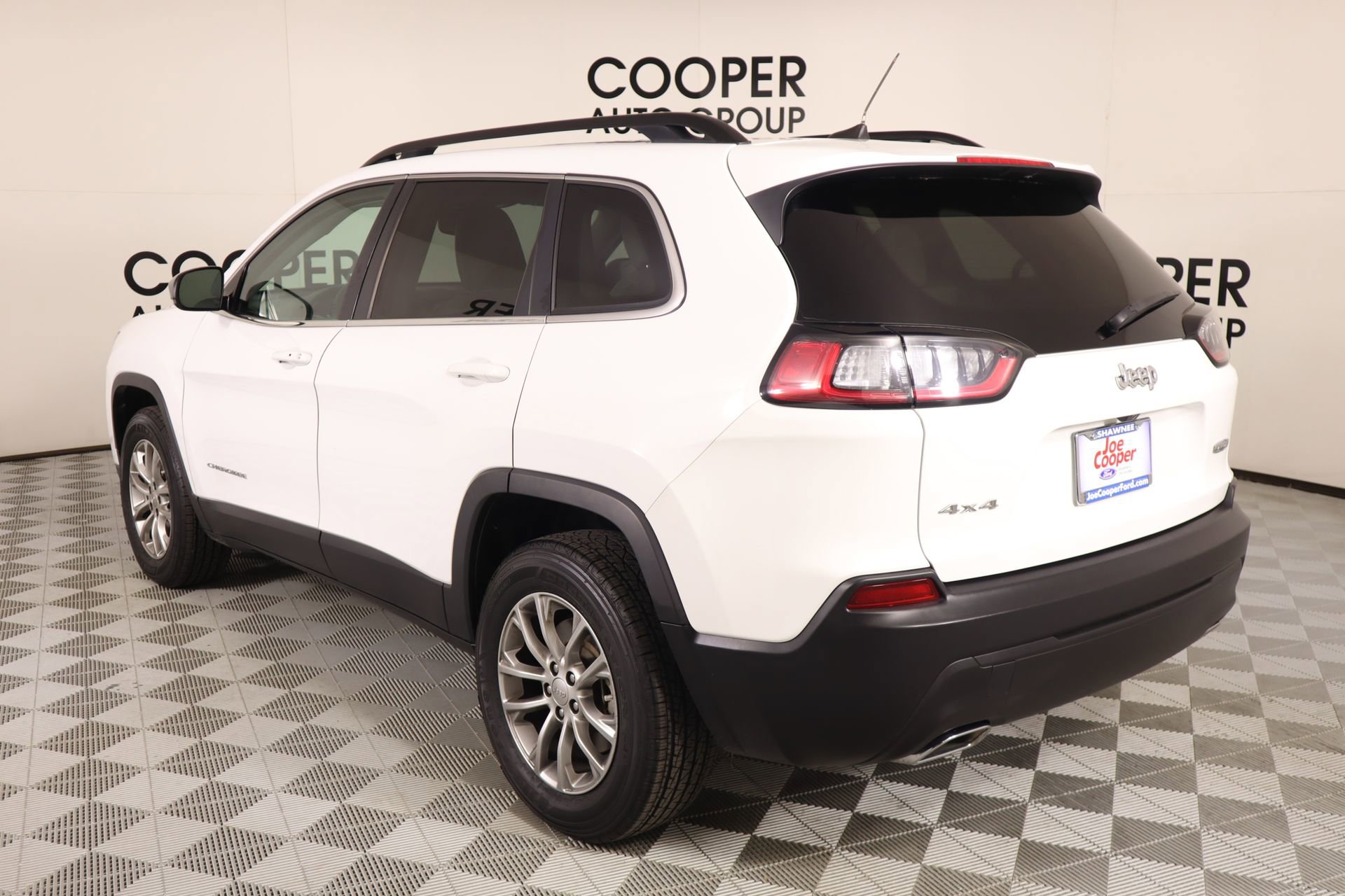Used 2022 Jeep Cherokee Latitude Lux w/ Sun & Sound Group image 23