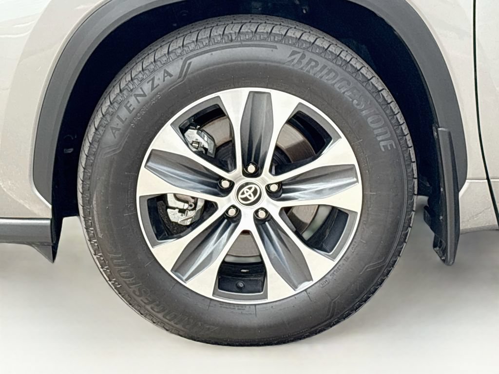 Certified 2026 Toyota Highlander XLE AWD/4WD image 31