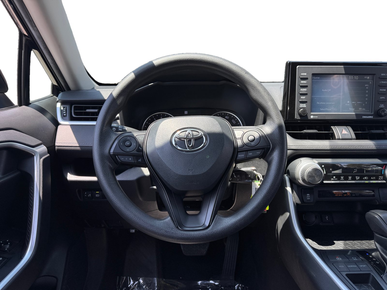 Used 2022 Toyota RAV4 LE FWD image 12