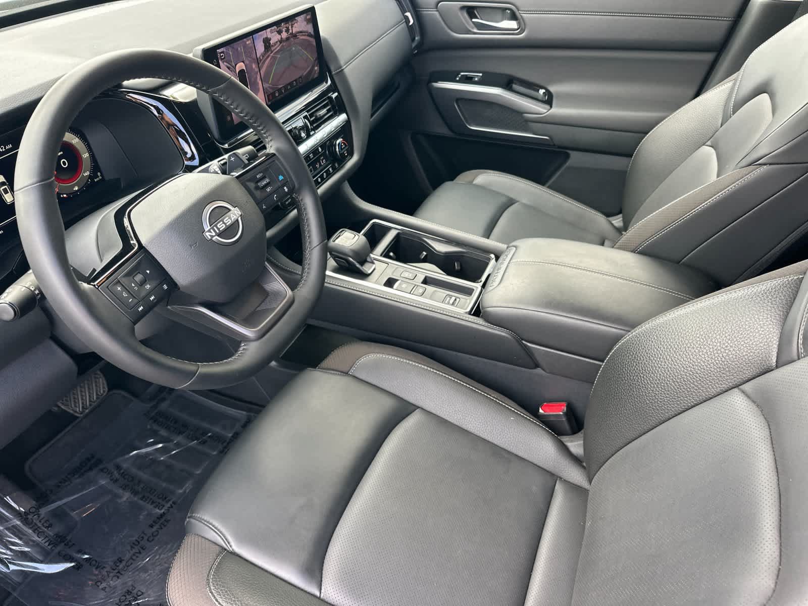 Used 2026 Nissan Pathfinder SL FWD image 12