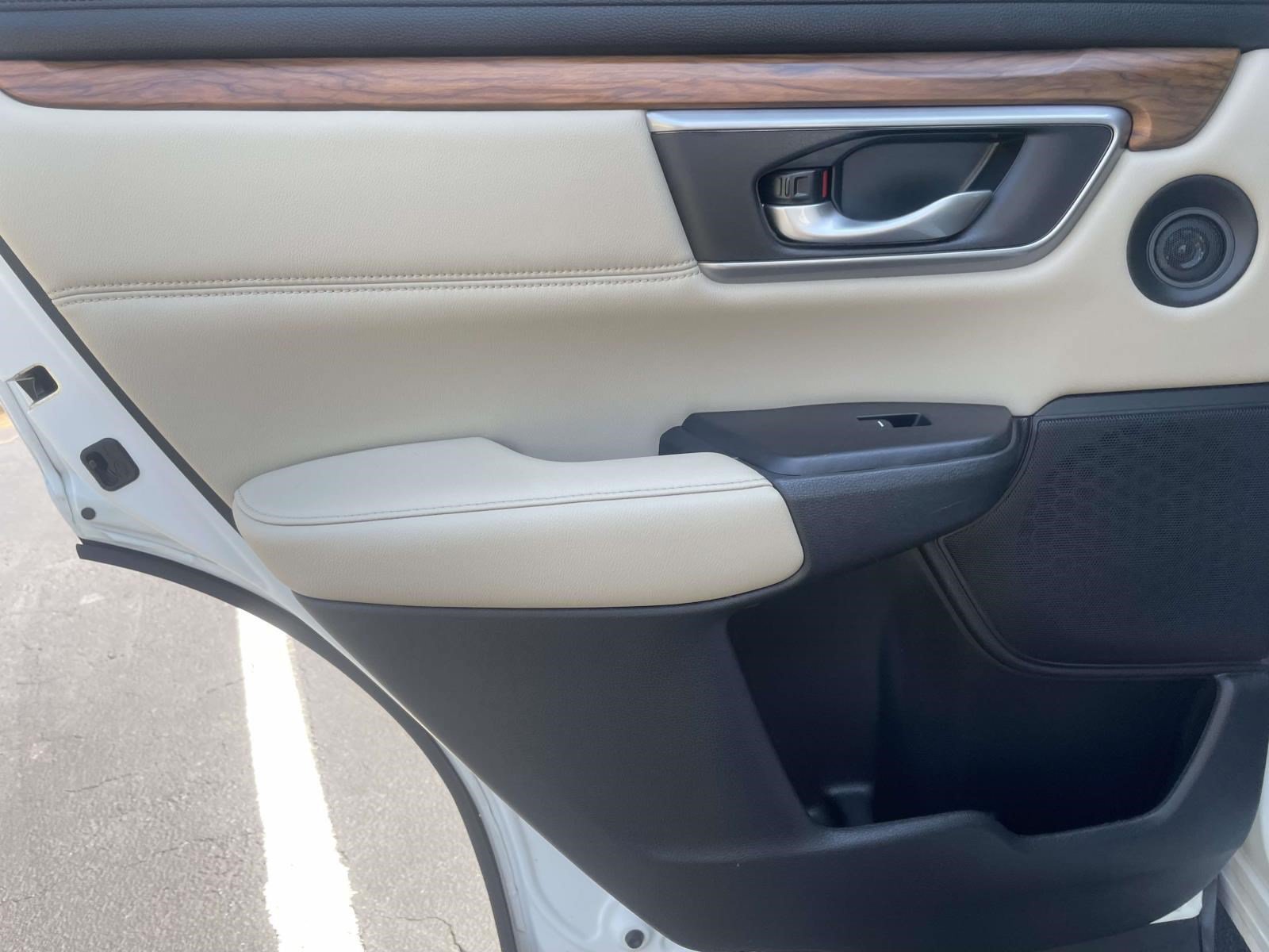 Used 2018 Honda CR-V Touring image 14