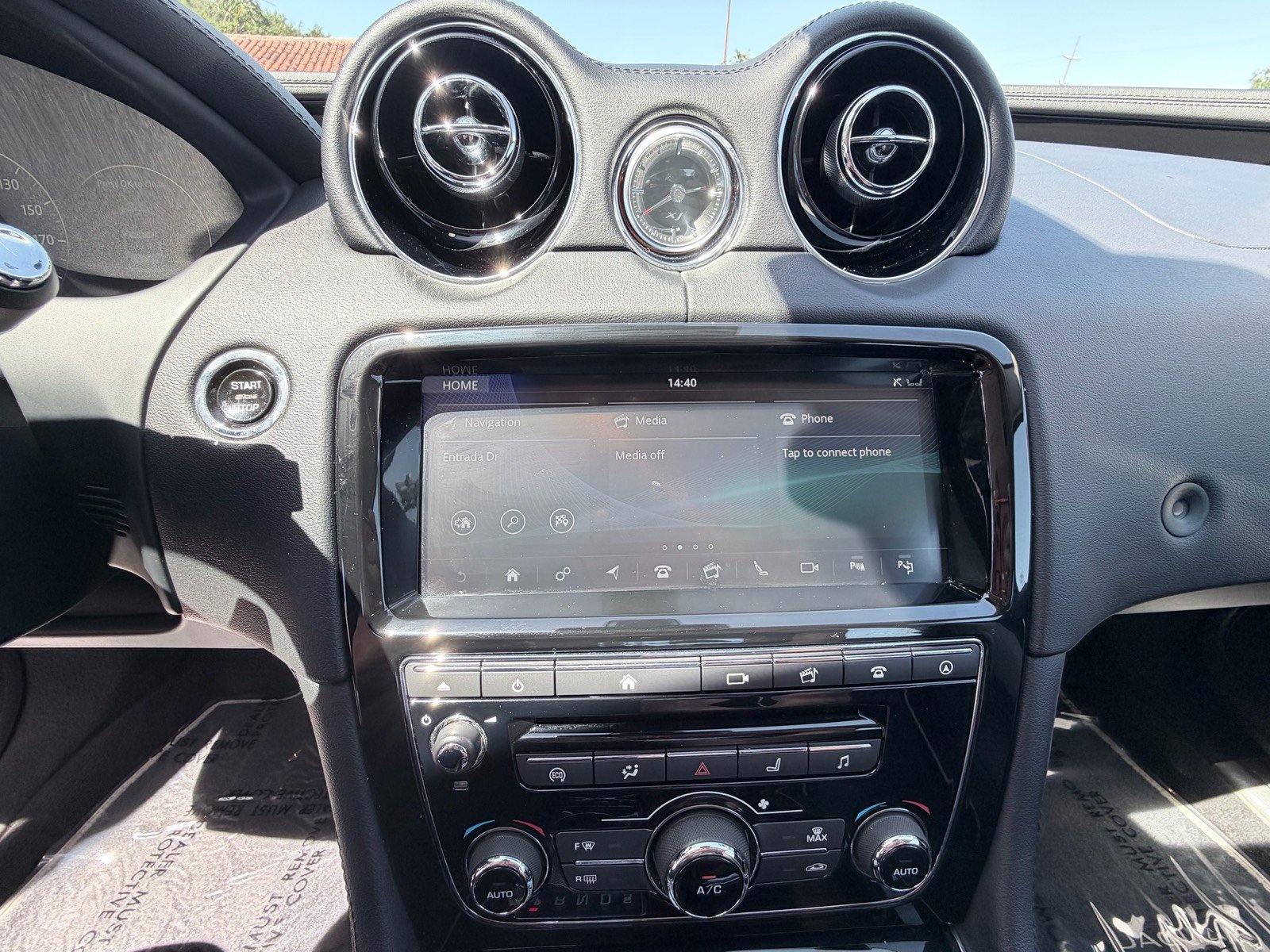 Used 2019 Jaguar XJ R-Sport RWD image 15