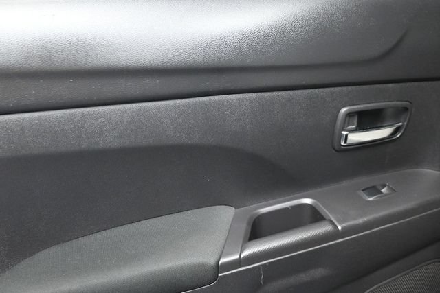 Used 2015 Mitsubishi Outlander Sport SE FWD image 9