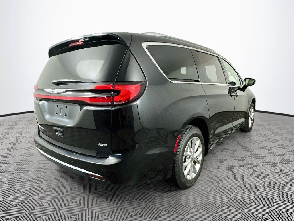 Certified 2021 Chrysler Pacifica Touring-L w/ Uconnect Theater Family Group AWD/4WD image 11
