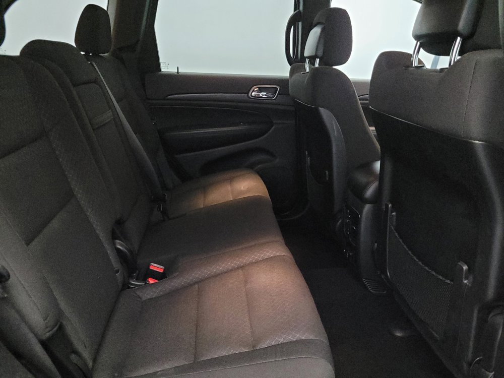 Used 2019 Jeep Grand Cherokee Laredo image 19