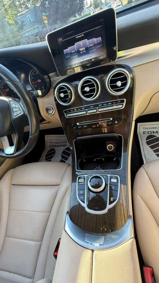 Used 2017 Mercedes-Benz GLC 300 4MATIC Coupe image 4