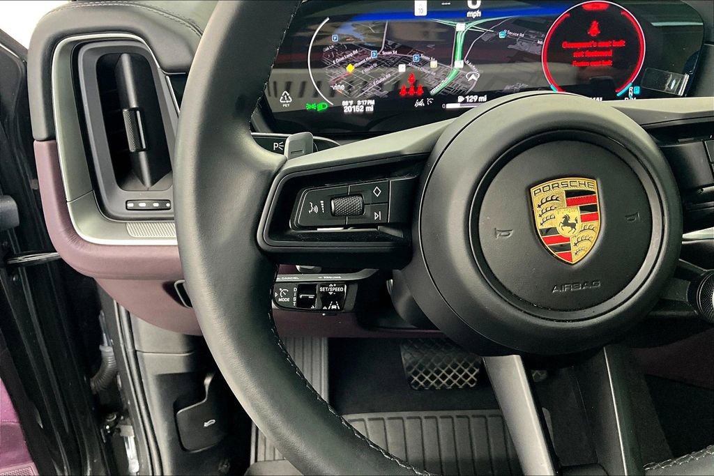 Used 2024 Porsche Cayenne image 27