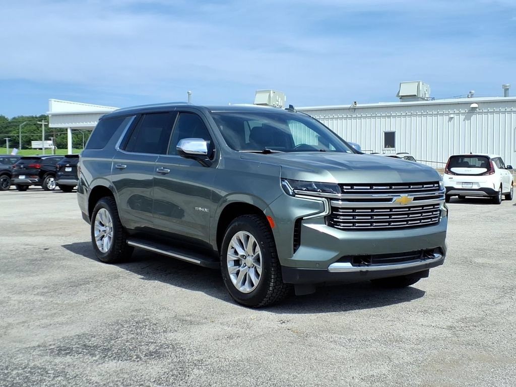 Used 2024 Chevrolet Tahoe Premier RWD image 1