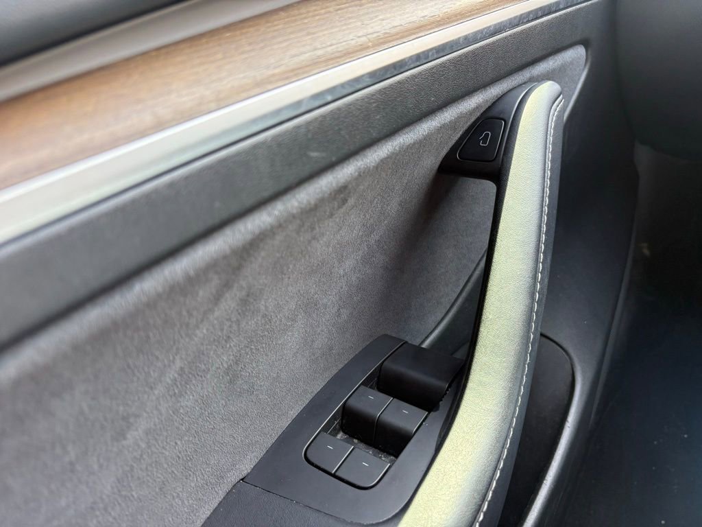 Used 2023 Tesla Model 3 Standard Range image 26