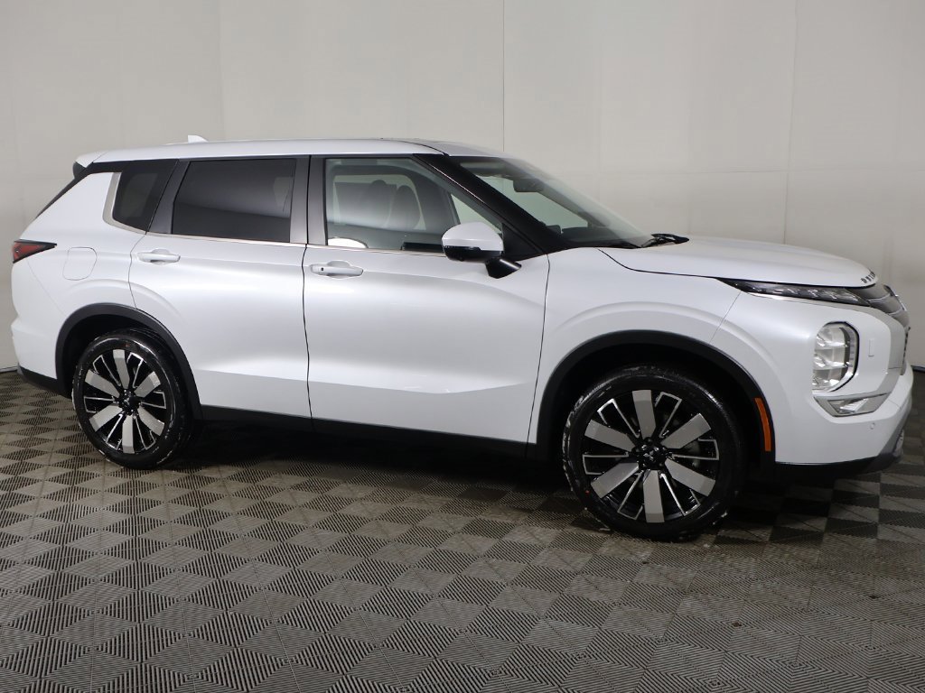 New 2026 Mitsubishi Outlander SE image 22