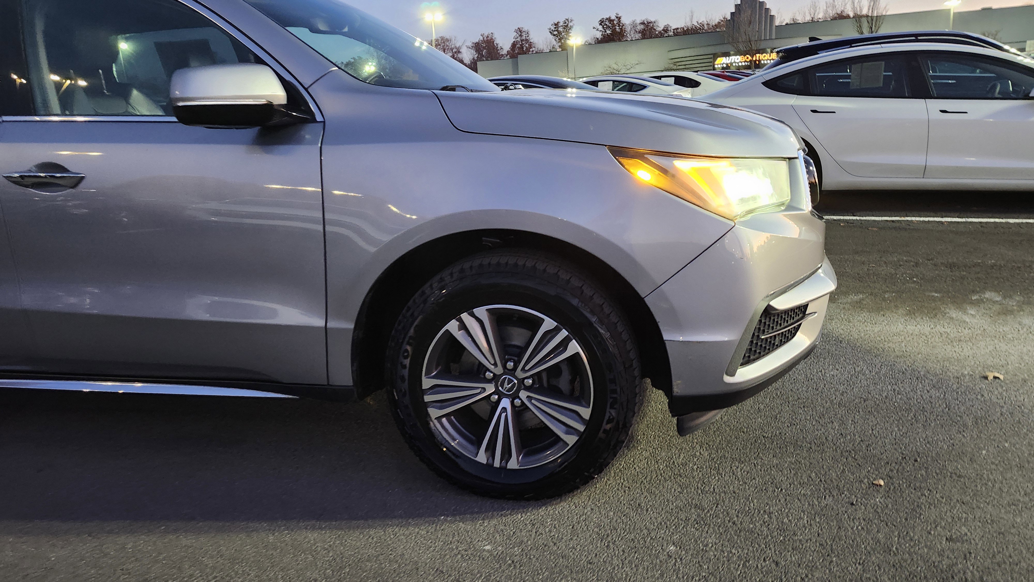 Used 2017 Acura MDX SH-AWD image 11