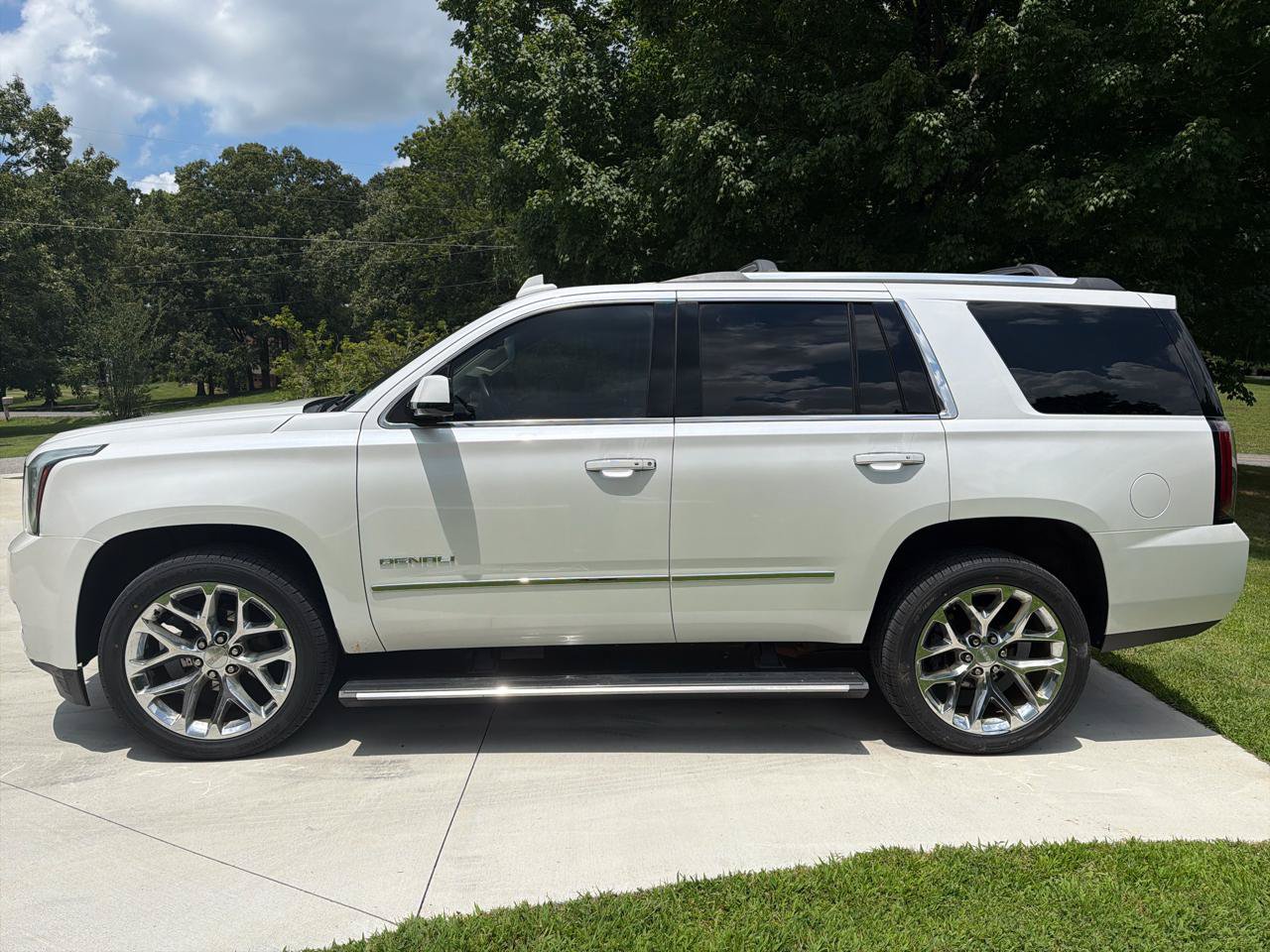 Used 2016 GMC Yukon Denali w/ Open Road Package AWD/4WD image 3
