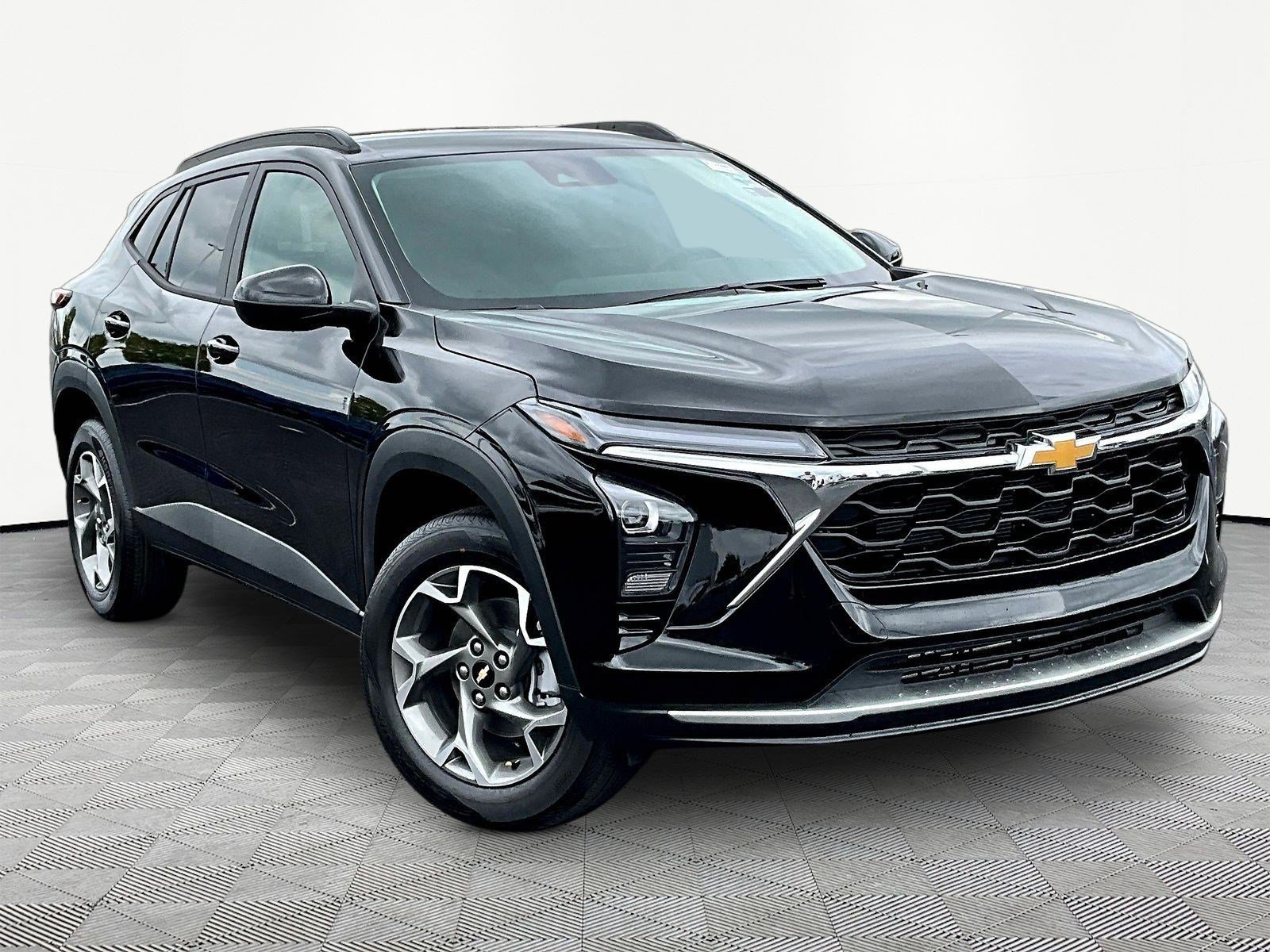 New 2026 Chevrolet Trax LT w/ LT Convenience Package FWD image 3