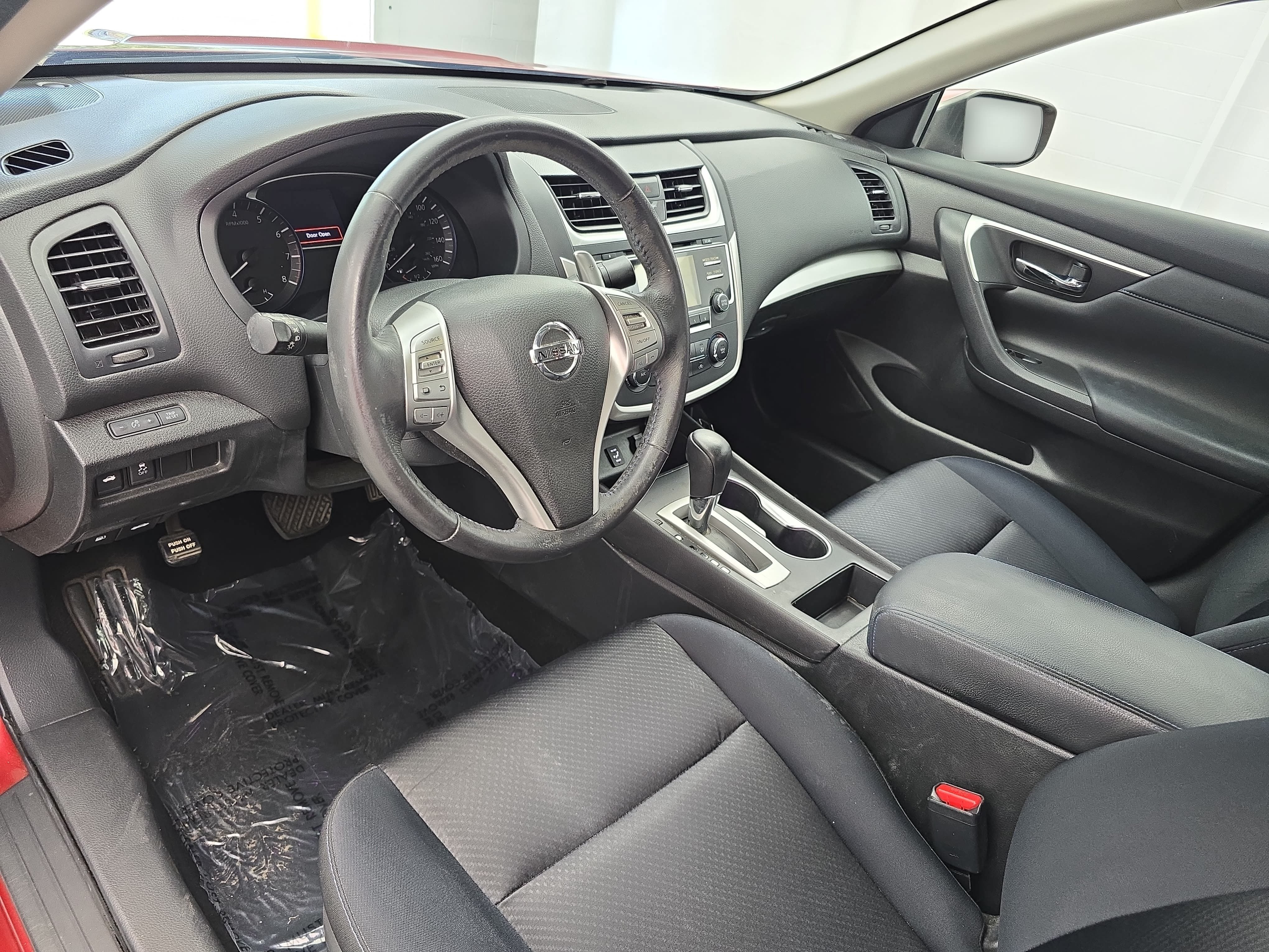 Used 2016 Nissan Altima 2.5 SR w/ Interior Lighting Package FWD image 15