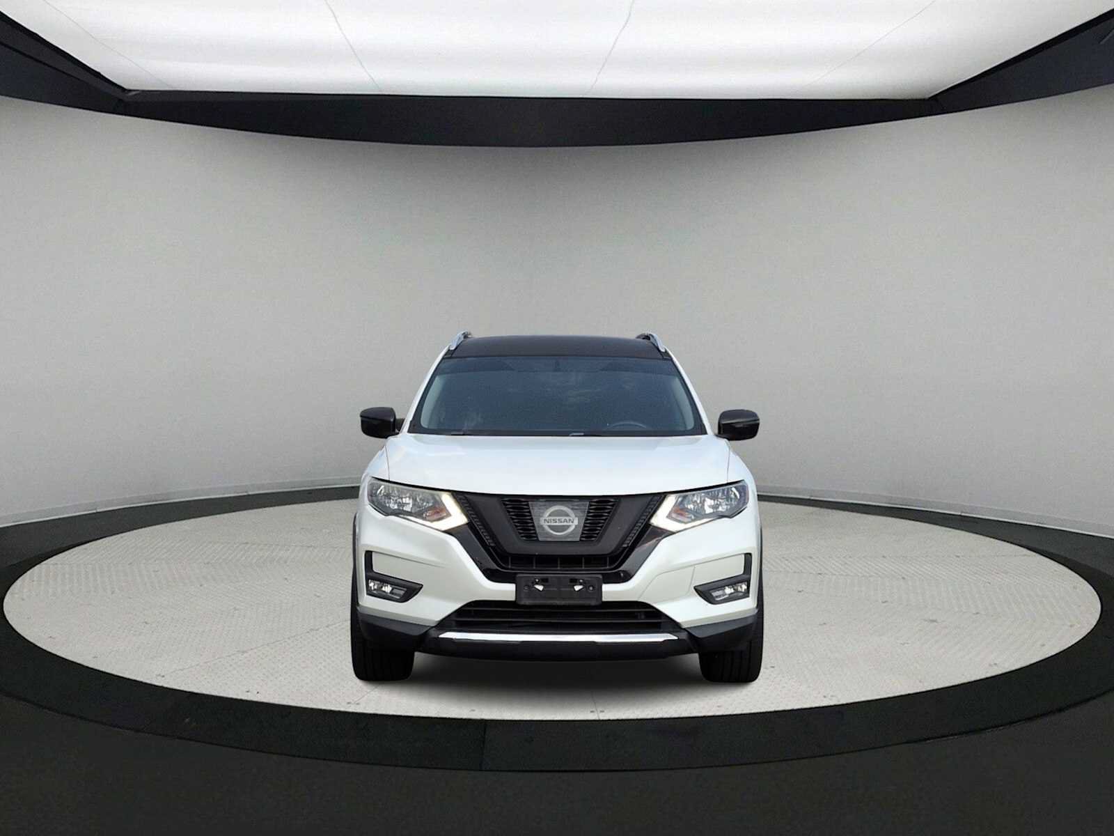 Used 2017 Nissan Rogue SV w/ SV Family Package AWD/4WD image 3
