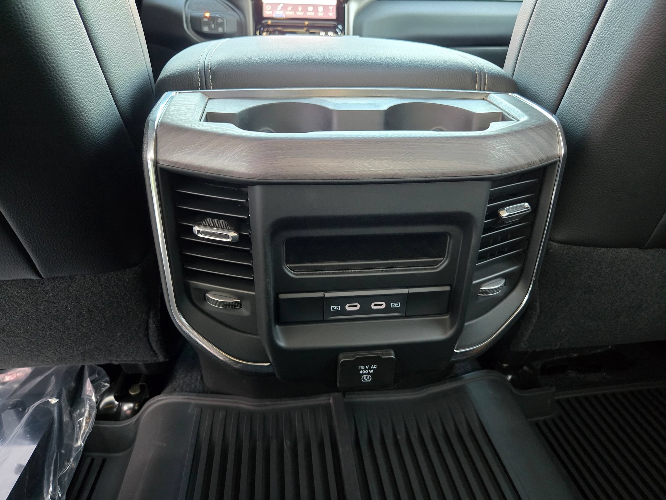 New 2026 RAM 2500 Laramie w/ Sport Appearance Package AWD/4WD image 36