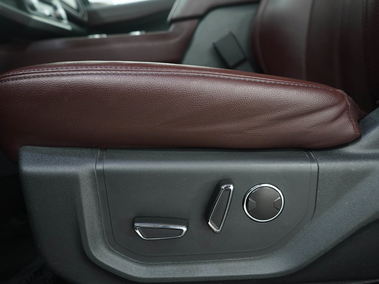 Used 2023 Ford Expedition Max Limited image 29