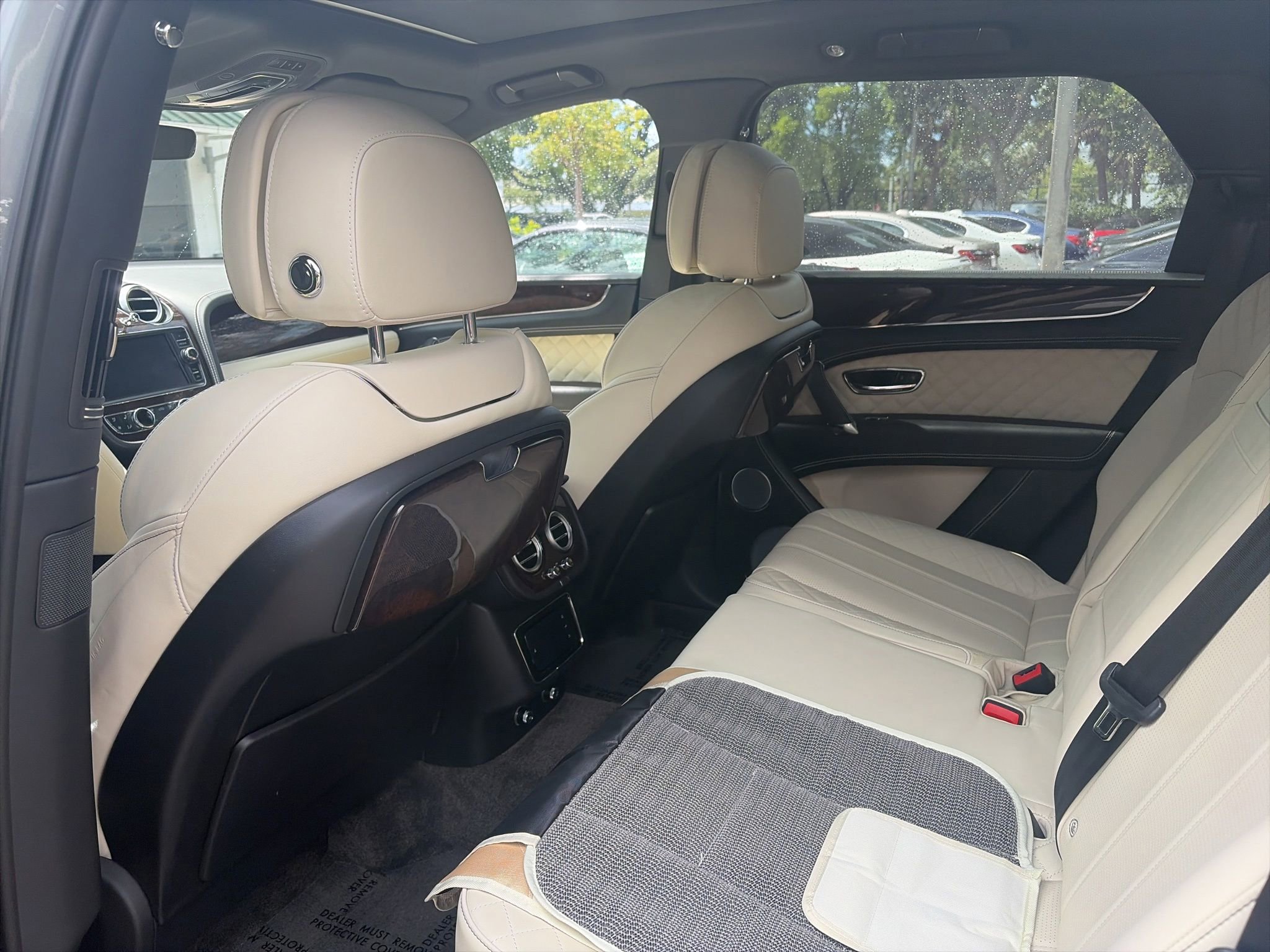 Used 2018 Bentley Bentayga AWD/4WD image 8