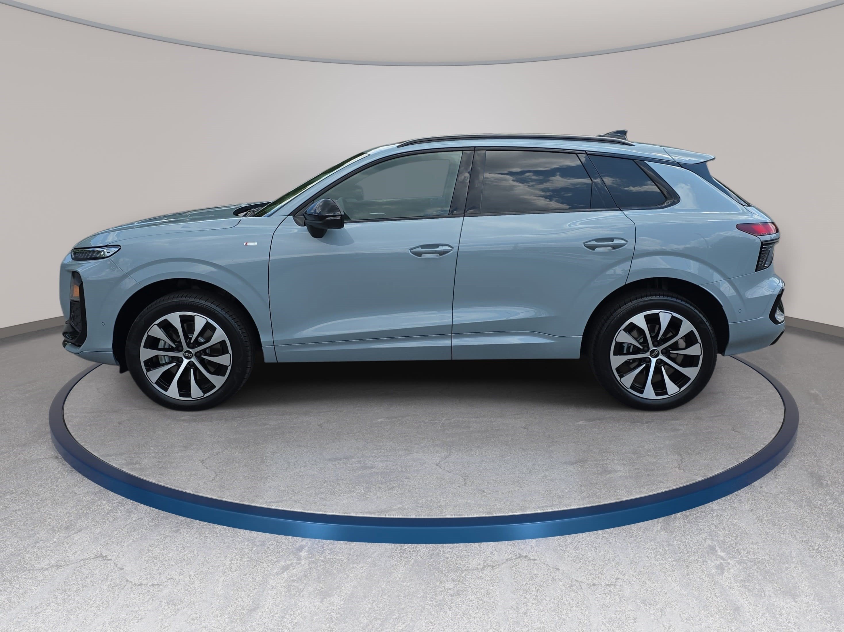 New 2026 Audi Q3 quattro 2.0T AWD/4WD image 8